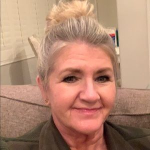 Meet your Posher, Pam